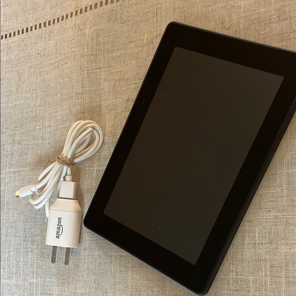 Amazon Kindle Fire HD 3rd Gen. Black Tablet w/ charger